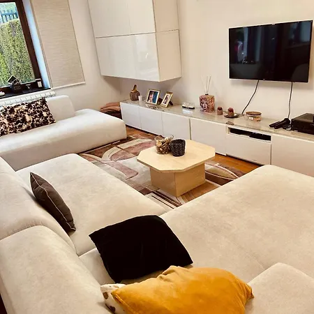 別荘 3 Bedroom House In The Heart Of Condroz *