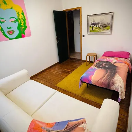 別荘 3 Bedroom House In The Heart Of Condroz *